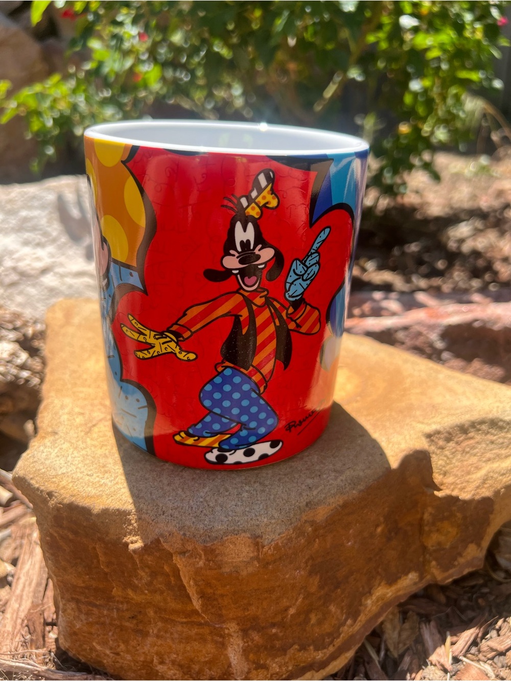 Disney Britto Black Box with Yellow, Blue and Red Colors - Picture 8 of 10